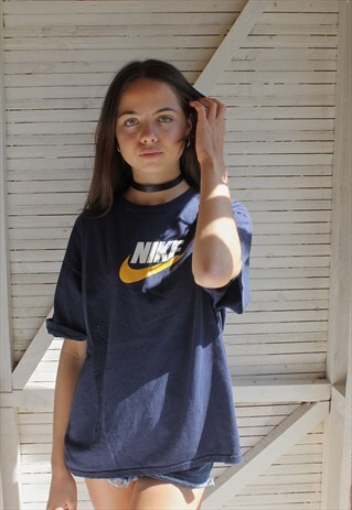 VINTAGE NAVY NIKE T-SHIRT