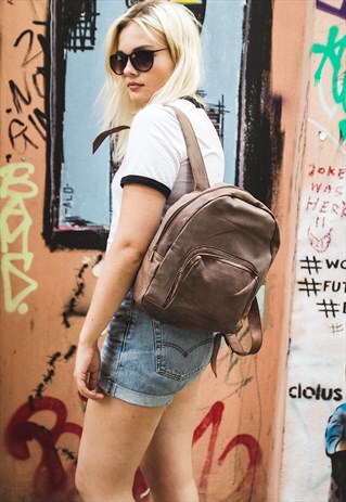 THE GREY CITY BACKPACK (MEDIUM)