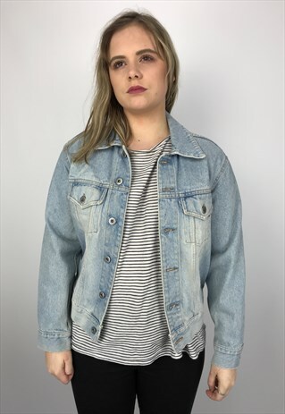 90S VINTAGE BENETTON BLUE FAMILY DENIM JACKET