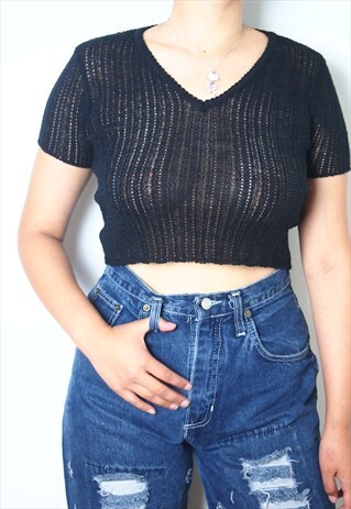 BLACK LACE CROP TOP