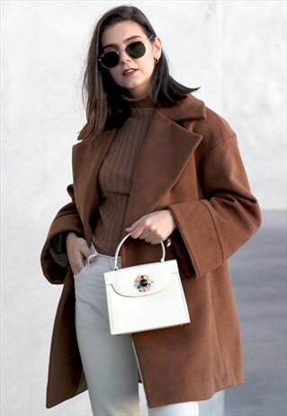 VINTAGE-INSPIRED JEWEL EMBELLISHED CHAIN BAG
