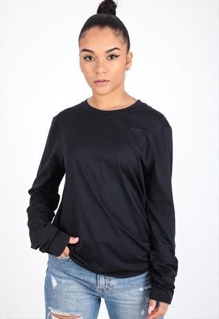 VINTAGE PRADA LONG SLEEVE T-SHIRT T241