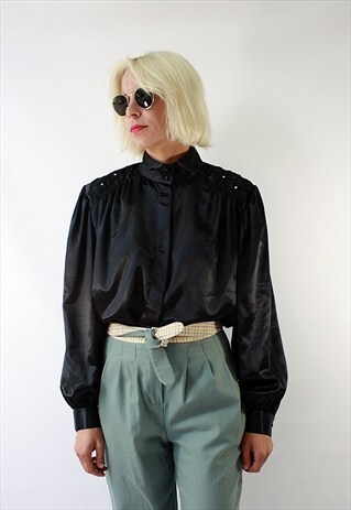 VINTAGE 90'S PRETTYSHINY BLACK BLOUSE WITH BEAUTIFUL COLLAR