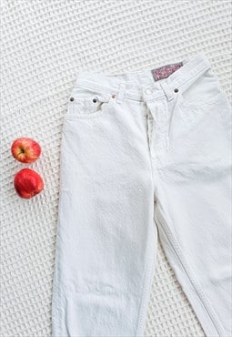 Vintage 901 Arctic White High Rise Levi Mom Jeans