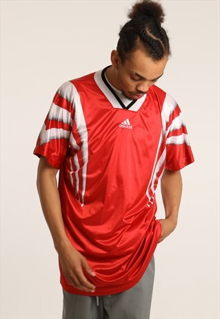 VINTAGE ADIDAS EMBROIDERED LOGO FOOTBALL TOP