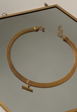 EMIRATI. Gold T Bar Pendant Woven Mesh Chain Necklace