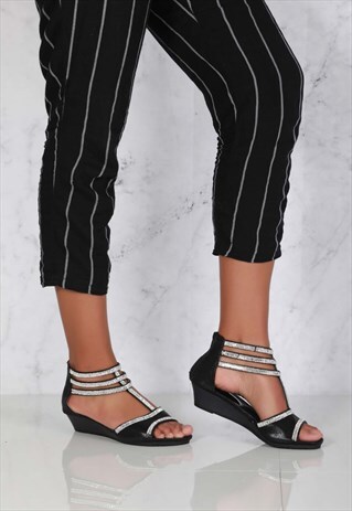 ANKLE DIA T BAR OPEN TOE SANDL IN BLACK