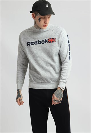 VINTAGE REEBOK SWEATSHIRT