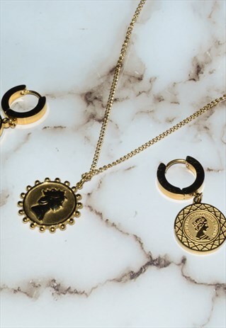 QUEEN JUBILEE GOLD PENDANT NECKLACE