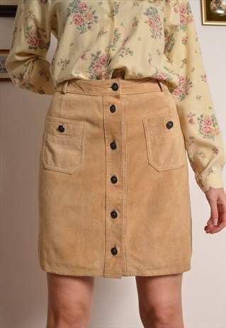 VINTAGE 90S SOFT SUEDE BUTTON MINI SKIRT IN BEIGE