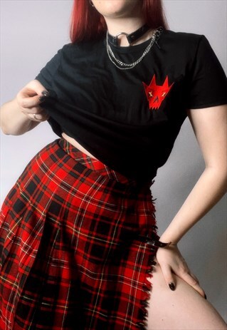 HARAJUKU RED DEMON EMBROIDERY CROP TOP IN BLACK