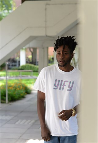 MOTTLED LOGO T-SHIRT IN WHITE.
