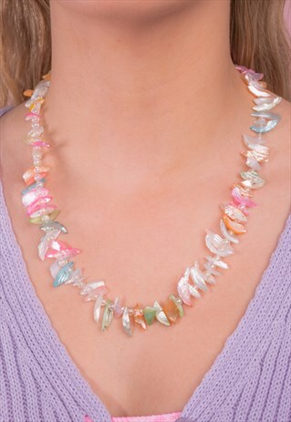 VINTAGE RAINBOW FAUX SHELL NECKLACE