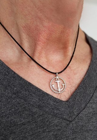 BLACK ROUND ANCHOR CORD NECKLACE