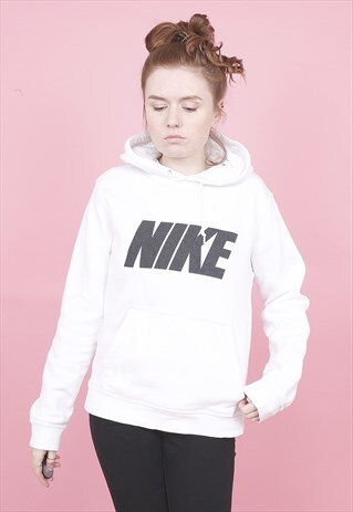 VINTAGE WHITE NIKE HOODIE /R1147