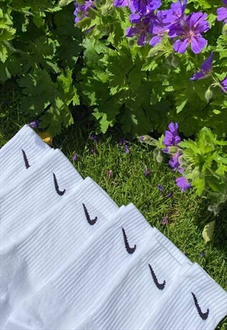 WHITE NIKE CREW SOCKS