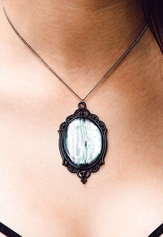 NARCISSUS VANITY MIRROR NECKLACE