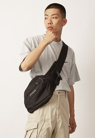 VINTAGE INVICTA BLACK LARGE BUMBAG