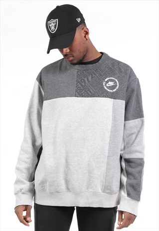 VINTAGE NIKE SWEATSHIRT