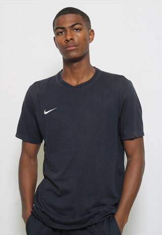 VINTAGE NIKE T-SHIRT