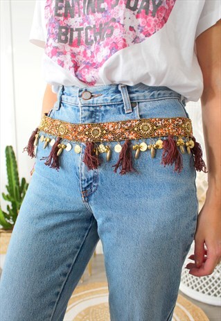 BELT POMPOMS