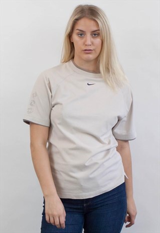 VINTAGE NIKE T-SHIRT
