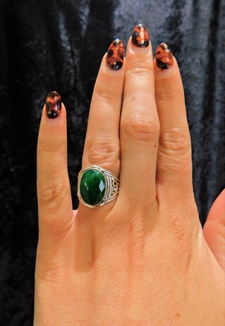 GENUINE MALACHITE GREEN OVAL CHUNKY BOHO INDIAN RING SIZE Q
