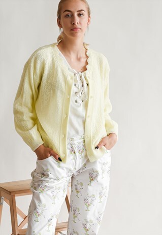 VINTAGE 70S BOXY CHIC CARDIGAN IN SCALLOP NECKLINE