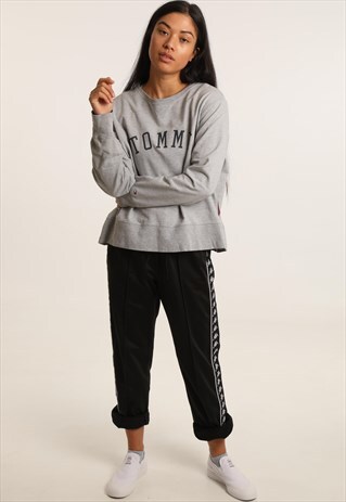 VINTAGE TOMMY HILFIGER PRINT SPELLOUT SWEATSHIRT