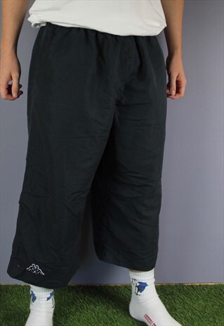 VINTAGE KAPPA 3/4 LENGTH SHORTS IN NAVY WITH POCKETS, EMBROI