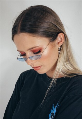 VINTAGE INSPIRED 00S SUNGLASSES