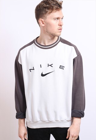 VINTAGE NIKE SWEATSHIRT