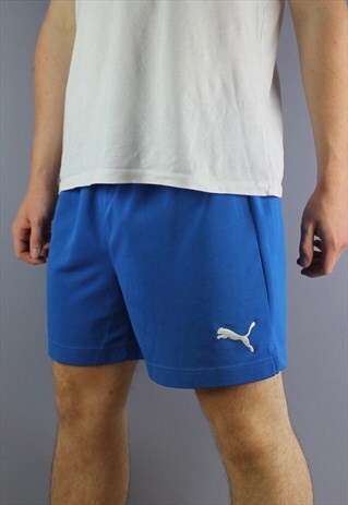 VINTAGE PUMA SHORTS IN BLUE WITH LOGO AND DRAWSTRINGS. SIZE