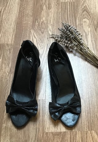 Vintage Style Black Peep Toe Sandals