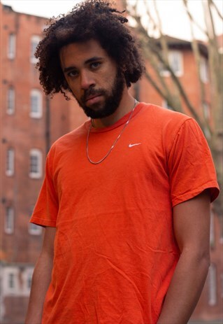 VINTAGE NIKE T SHIRT IN ORANGE