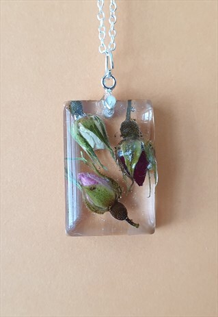 Dried flower resin square pendant necklace