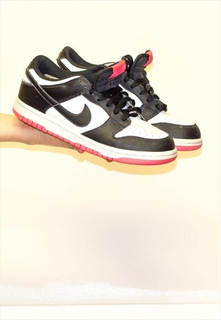 RETRO BLACK & PINK NIKE SKATE SHOES UK 5