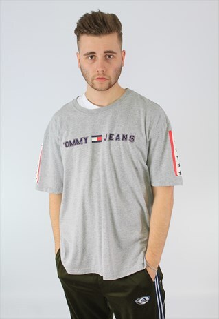 TOMMY HILFIGER JEANS SPELLOUT STARS T-SHIRT