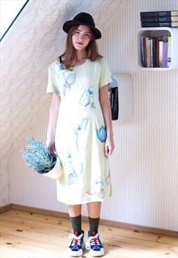Light yellow short sleeve classic floral dress