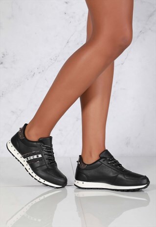 LACE UP STUD DETAIL TRAINER IN BLACK