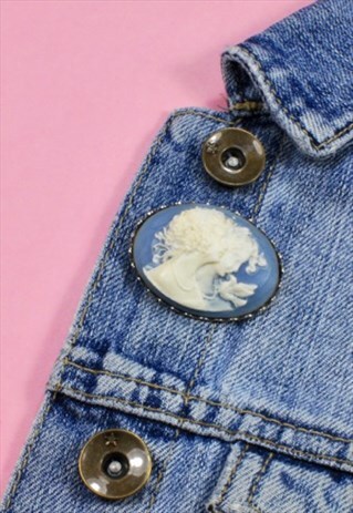 80S FAUX CAMEO BROOCH, RIVIVAL VINTAGE JEWELLERY