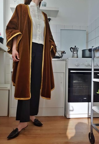 VINTAGE VELVET CAPE