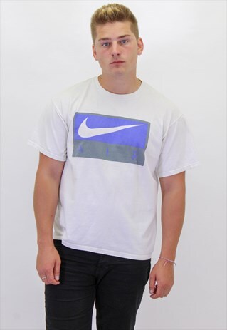 VINTAGE NIKE LOGO T-SHIRT