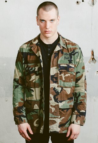VINTAGE OVERSIZED CAMOUFLAGE JACKET