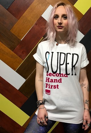 SECONDHANDFIRST SHORT SLEEVE WHITE TEE SHIRT