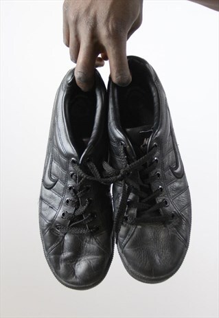 VINTAGE NIKE BLACK LEATHER TRAINERS