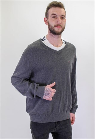 VINTAGE TOMMY HILFIGER SWEATER IN GREY XL