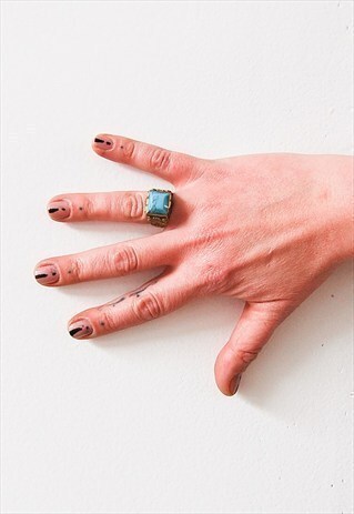 VINTAGE ETHNIC SQUARE TURQUOISE DETAIL RING