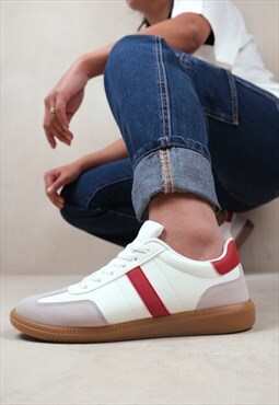 Pace contrast panel lace up gum sole trainers in red