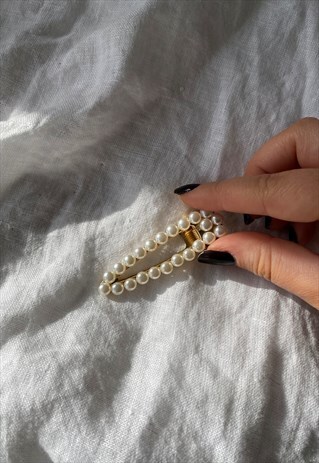 FAUX PEARL HAIR CLIP